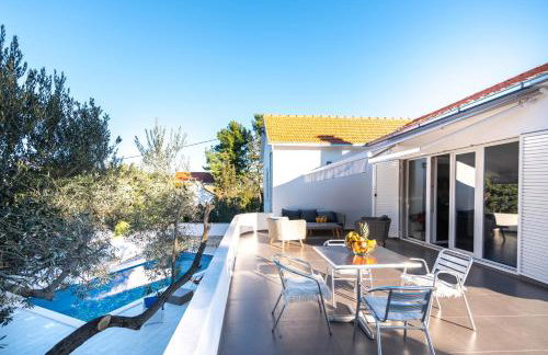 Amazing house W pool and big sunny terrace close to sea & beach - Photo 52