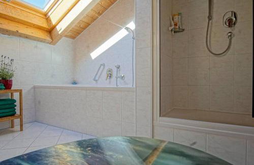 Alpenblick am Weissensee Ruhiges Apartment mit Balkon, Kamin und Netflix - Foto 15