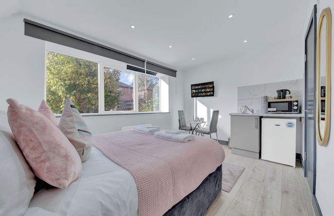 Immaculate 1-bed Studio in Feltham Heathrow London - Foto 1