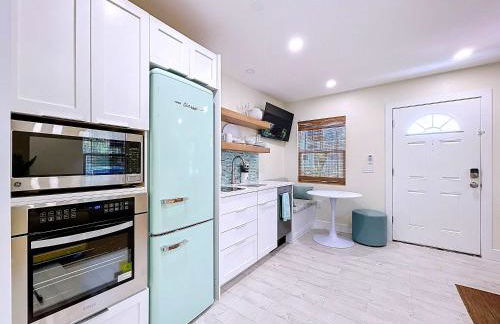 Just Beachy! One bed one bath charmer steps to beach - Photo 7