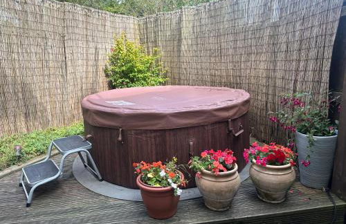 Lesbury Lodge - (a 'bijou residence') with hot tub - Foto 17