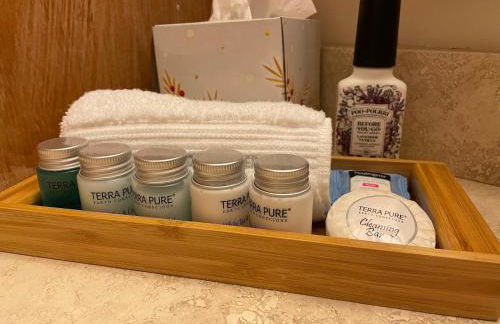 Big Bear Village View Haus is a large pet and kid friendly chalet with hot tub located a short walk to village - Foto 35