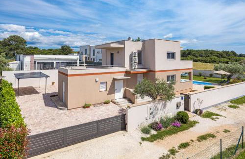 Villa Sunny Olive - Photo 29