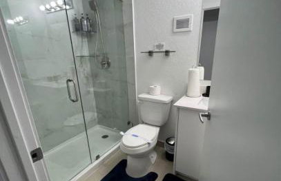 NEW 3 Story in Homestead- 3/2.5 Balcony & Rooftop - Foto 17