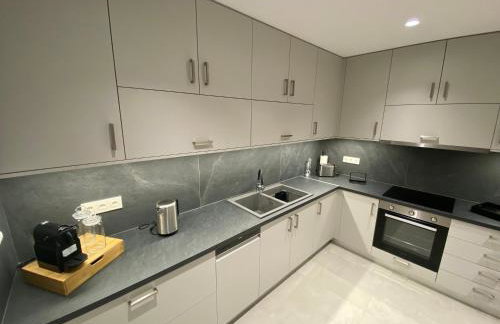 Thea Suite - Photo 8