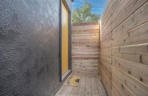 Sunflower Suite Modern Loft with Skyline Views - Foto 15