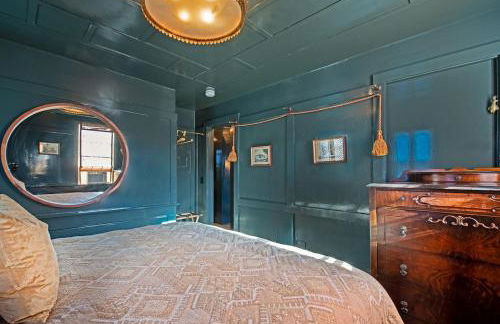 The Explorer's Retreat-West End Condo King Bed - Foto 12