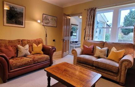 East Wing Cottage - Peaceful Village Retreat with Tennis Court Access - Foto 1