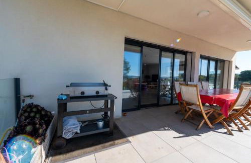 SUPERBE VILLA VUE MER JUSQU'A 14 COUCHAGES La LONDE LES MAURES Entre HYERES et Le LAVANDOU 4 Etoiles PISCINE CHAUFFEE - Foto 15