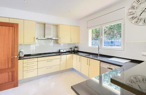 Villa with Pool Ac and Sea View - Foto 6