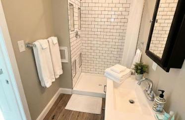 The Loft at Park Place - 3rd Floor Walk up King and Queen Beds Fast Wifi and Free Coffee - Foto 8