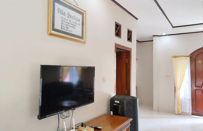 Villa Yustisia Curug 7 Cilember - Foto 24