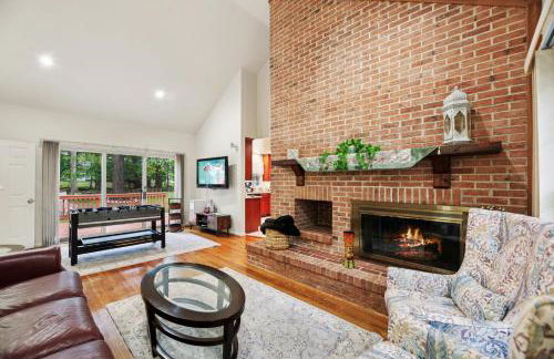 DC Luxury Retreat in Forest Spacious Full of Fun - Foto 8