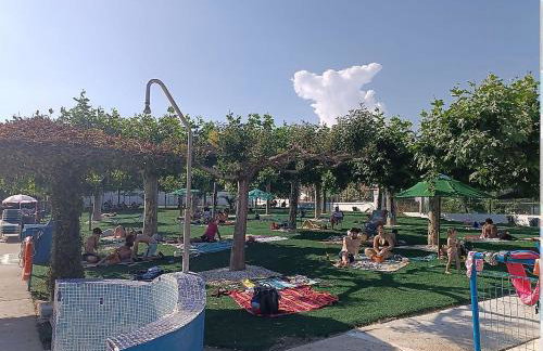 LAS CABAÑAS DEL LAGO más pase piscina las 2 columnas Del 1 junio 2026 al 30 agosto 2026 - Foto 118