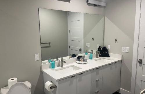 4 bd Ski Villa with Hot Tub and Bunk Room by lake! - Foto 17