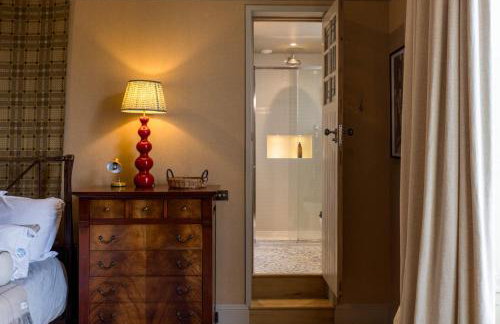 Luxury Wood panelled West End GF Flat - Foto 13