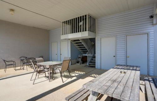 Pet-Friendly Oak Harbor Condo Walk to Lake! - Foto 23