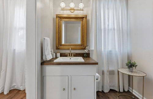 Beautiful Condo - King Bed - Free Waffle Breakfast - Foto 8