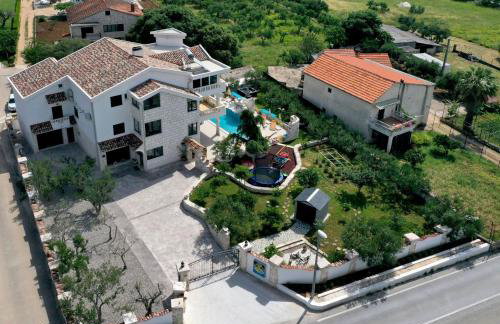 Family friendly house with a swimming pool Plano, Trogir - 23902 - Foto 2