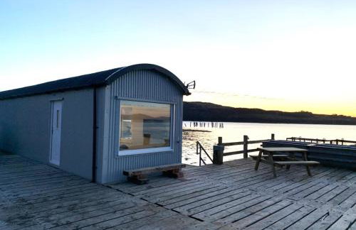 Salen Pier Haven - Photo 1