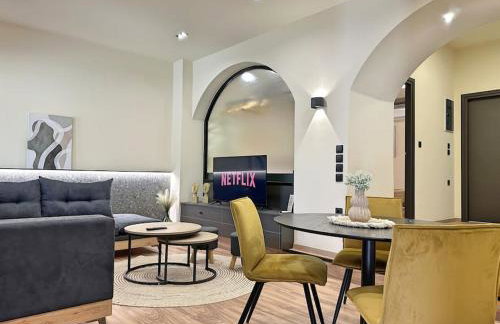 Oasis Luxury Apartments - Photo 6