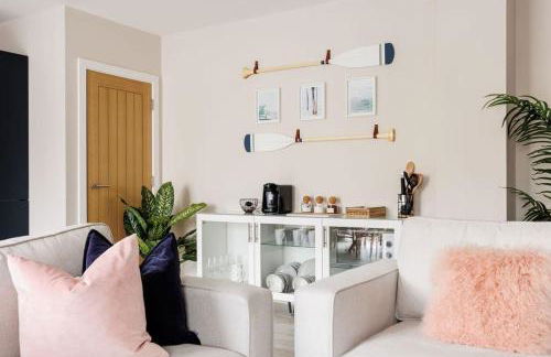 Modern 2bed Flat, Parking, Close to Beach & Shops - Photo 4