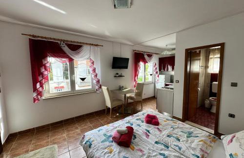 Studio Apartment near Beach Petrčane - Quiet & Central - Unit 2 - Foto 14