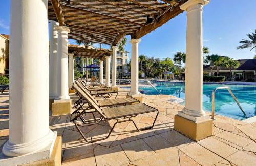 Spring Break Awaits Disney Close Pool Slides Fun - Foto 29