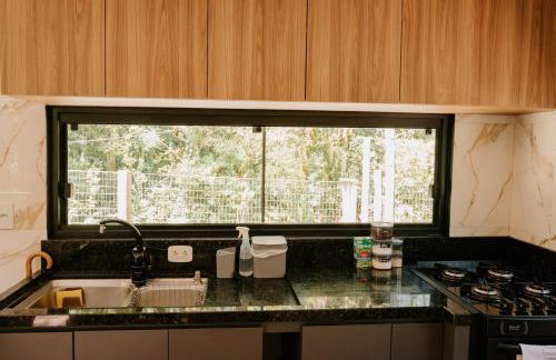 Chalé para 4 pessoas, 2km do Centro, Pet Friendly, Wi-fi 1GB, Lareira e Ar condicionado - Foto 35