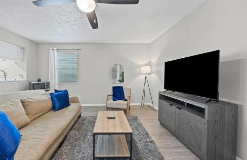 Cozy Modern Oasis near UT - Photo 15