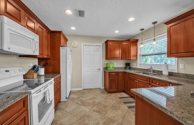Comfy Home W/ Heated Pool Near Siesta Key Beach 2 Bedroom Home - Foto 8