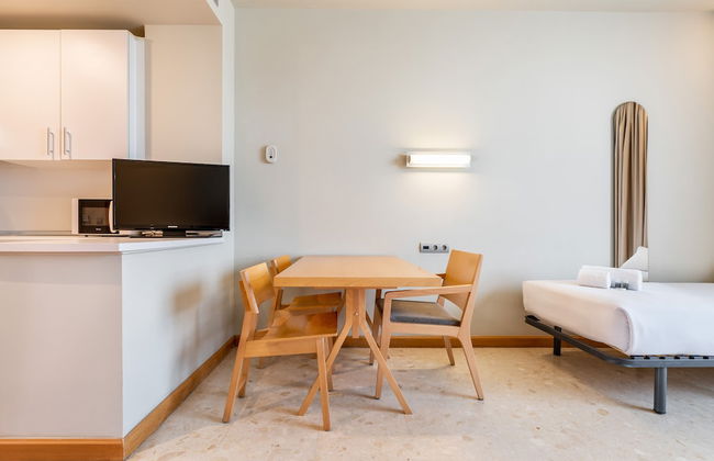 Apartahotel Exe Campus San Mamés - Photo 14