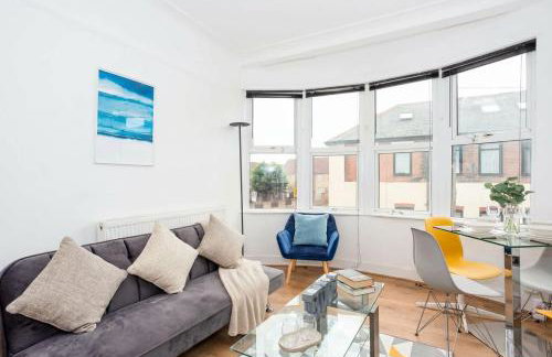 Modern 3 Bedroom Home with Parking in Southend - Foto 7