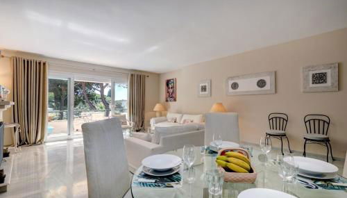 Elegant 2 Bedroom PH in Serene Urb El Presidente RDR521 - Photo 2