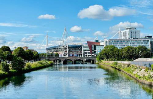 TAFFS MEAD HOUSE Central City Location, nr Stadium, Family Friendly! - Photo 15