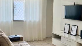 Apto charmoso, com ar, localização privilegiada - Foto 4