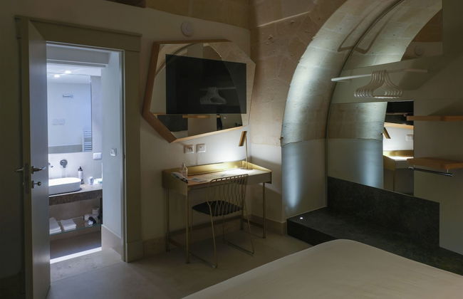 Euvodia Luxury Rooms - Photo 24