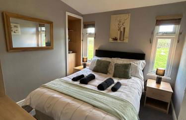 The Lodge - Photo 23