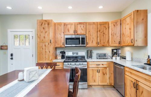 Game Room and Wraparound Decks Cullowhee Home! - Foto 9