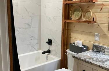 Livin on the Edge Cabin in Albert Pike, Beautiful! - Foto 39