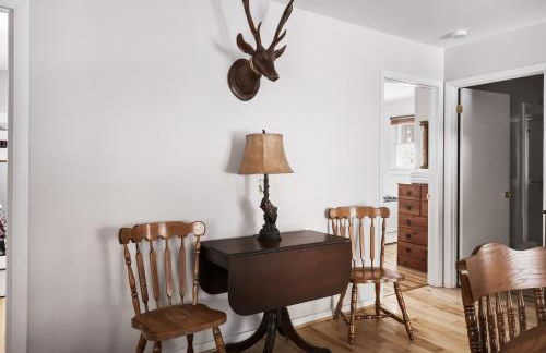 Dog-Friendly w Hot Tub, Fire Pit & River Access - Photo 8