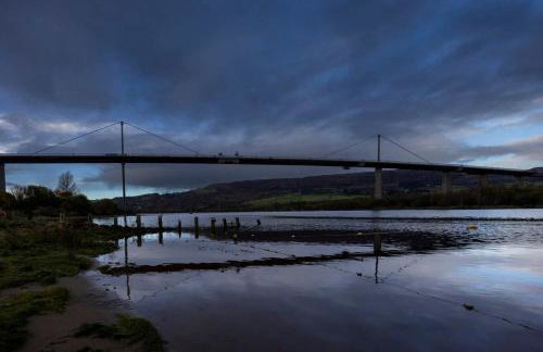 Cosy Lodge Getaway with Private Beach & Fireplace - Foto 50