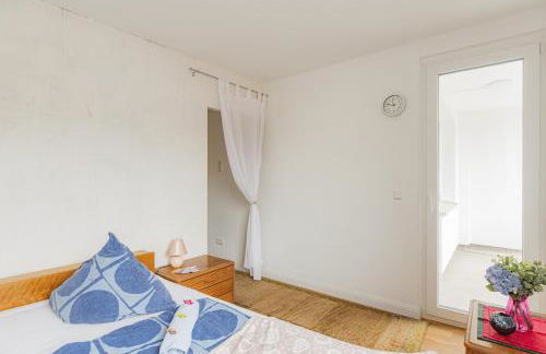 - Stellar Haven Deluxe with Cosmic Design - 3-Room Space-Themed Apartment 75 qm - Central Location - Balcony - Renovated 2024 with TV & Netflix - Full Kitchen - Free Parking - Near Metro & Airport - Galaxy-Inspired Interior - - Photo 18