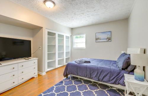 Deck and Game Room Family Home in Stockbridge! - Foto 23