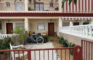 Oasis en la playa con piscina - Foto 1