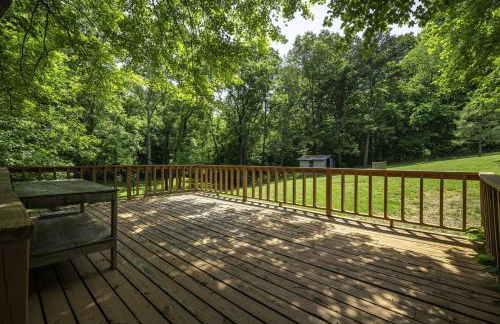 Family-Friendly 3BR Home w Bunk Room & Yard - Photo 42