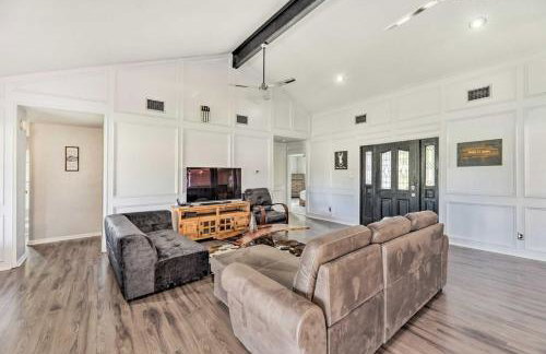 Pet-Friendly Lockhart Home with Private Yard - Foto 7