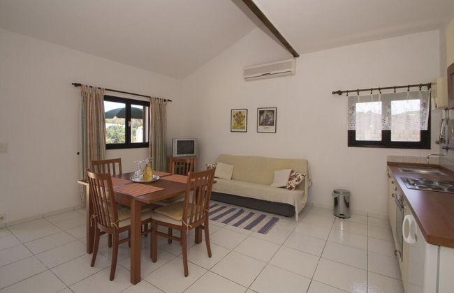 South Island Apartments - Photo 23