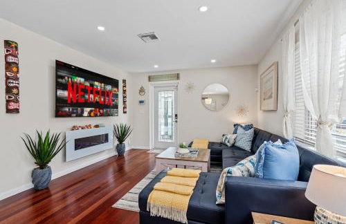 Chic 4BR Htd Pool, 5 min to beach, PAC-MAN, Games - Foto 14