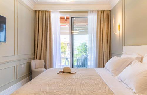 Ormos Luxury Suites Elia - Photo 10